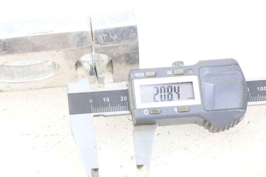 photo de HANDLEBAR RISER CCR DIRT BIKE 125 - Zoom on usage condition