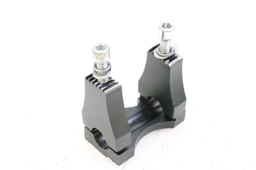 photo de HANDLEBAR RISERS RSR DIRT BIKE 150 - Zoom on usage condition