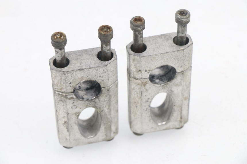 photo de HANDLEBAR RISERS APOLLO DIRT BIKE 140 (2010 - 2020) - Zoom on usage condition