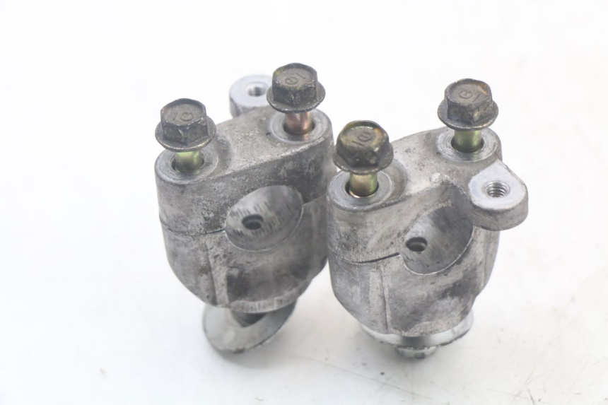 photo de HANDLEBAR RISERS HONDA FJS SILVERWING SILVER WING 600 (2001 - 2010) - Zoom on usage condition