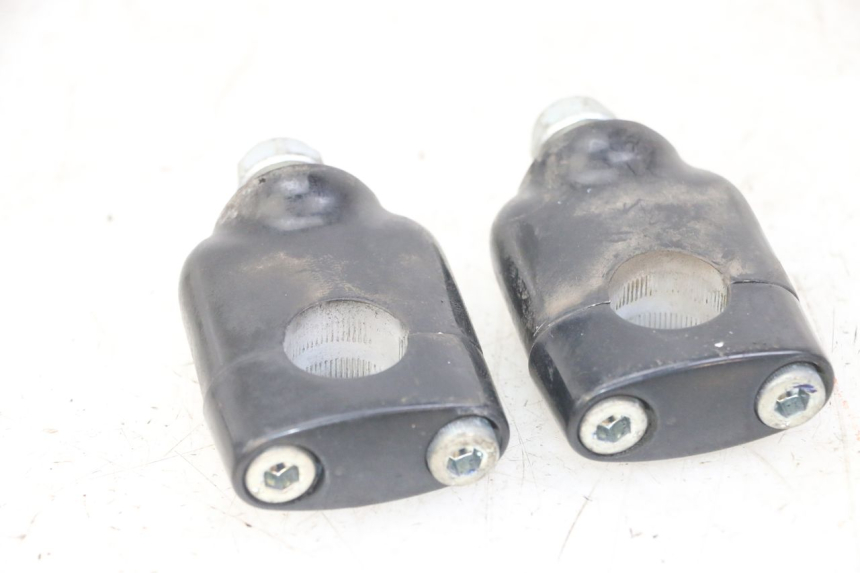 photo de HANDLEBAR RISERS HONDA FORZA ABS 300 (2013 - 2017) - Alternative perspective