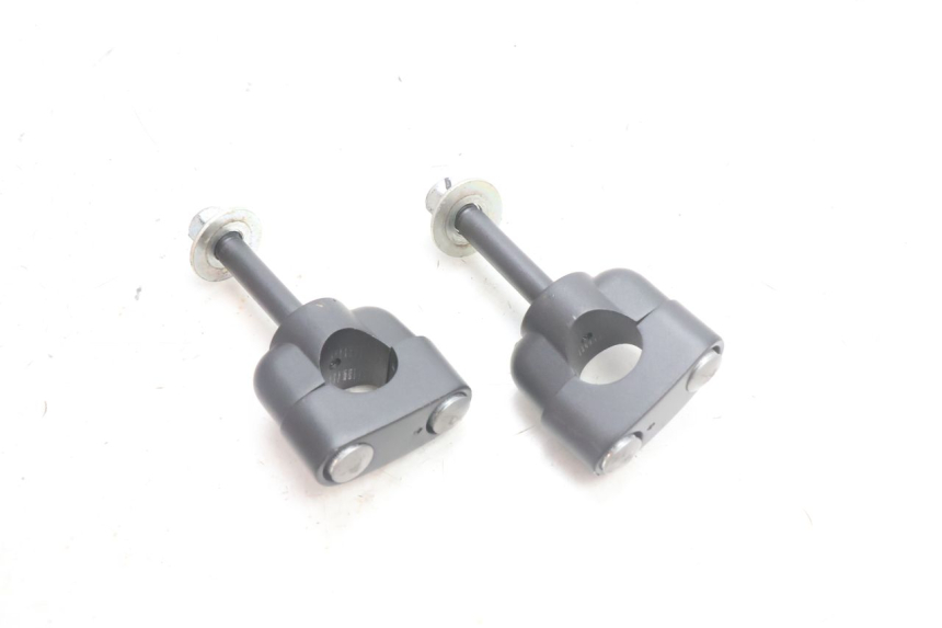 photo de HANDLEBAR RISERS YAMAHA FZ8 800 (2010 - 2016) - Component detail