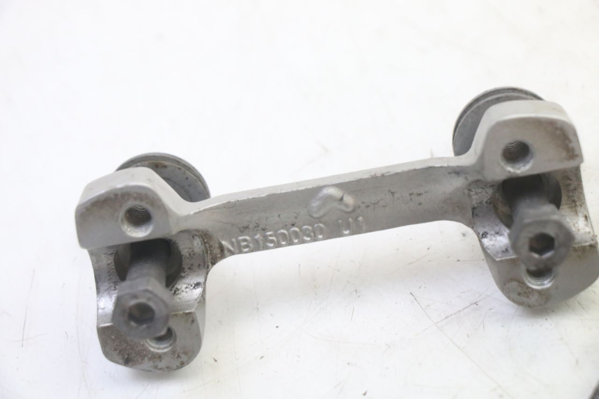 photo de HANDLEBAR RISERS BMW G310 R 310 (2016 - 2020) - Surface and material condition