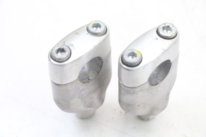 photo de HANDLEBAR RISERS HONDA PCX (JF57/JF64) 125 (2014 - 2018) - Component detail