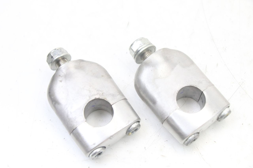 photo de HANDLEBAR RISERS HONDA PCX (JF57/JF64) 125 (2014 - 2018) - Alternative perspective