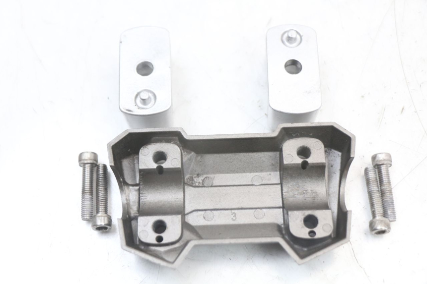 photo de HANDLEBAR RISER SYM JET 14 4T 50 (2018 - 2022) - Zoom on usage condition