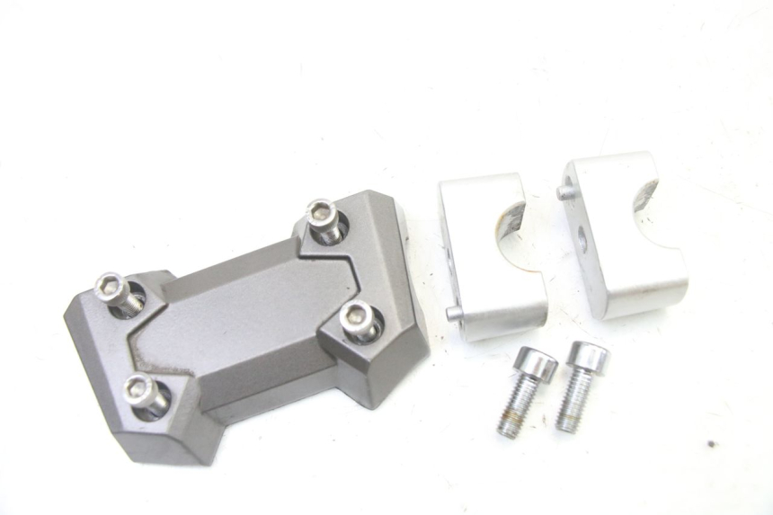 photo de HANDLEBAR RISER SYM JET 14 4T 50 (2018 - 2022) - Zoom on usage condition