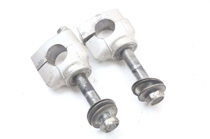 photo de HANDLEBAR RISERS KAWASAKI KDX 125 (1990 - 1991) - Technical close-up