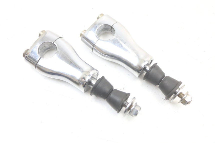 photo de HANDLEBAR RISERS REGAL RAPTOR RAXTER 2 125 (2007 - 2015) - Zoom on usage condition