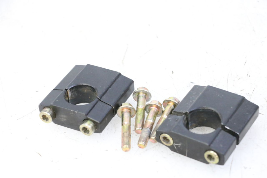 photo de HANDLEBAR RISER APOLLO RFZ 125 - Zoom on usage condition