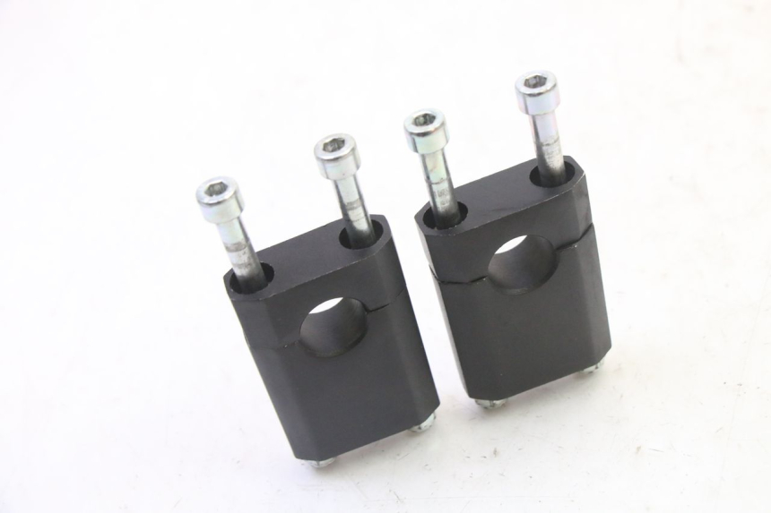 photo de HANDLEBAR RISER APOLLO RFZ 125 - Zoom on usage condition