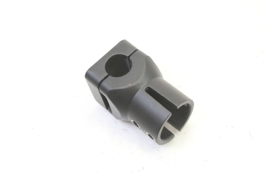 photo de HANDLEBAR RISERS HERO S10 1 - Fixing points details