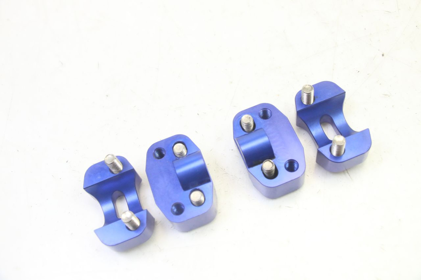 photo de HANDLEBAR RISERS DERBI SENDA SM DRD 50 (2008 - 2013) - Zoom on usage condition