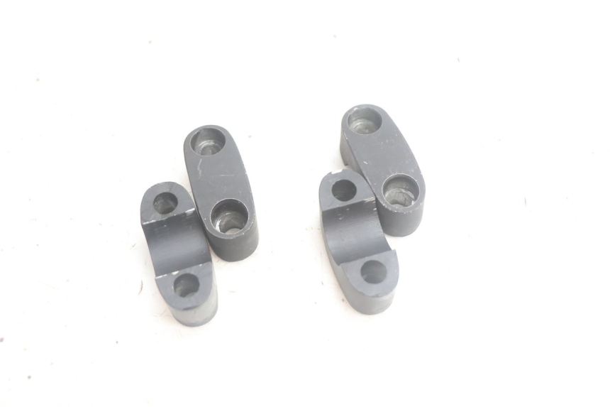 photo de HANDLEBAR RISERS MASH SEVENTY FIVE 125 (2013 - 2021) - Zoom on usage condition