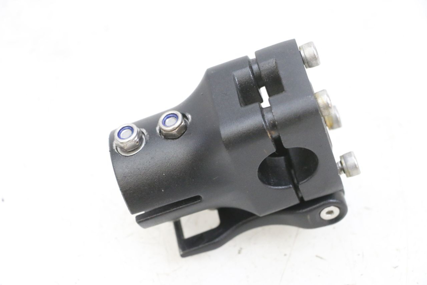 photo de HANDLEBAR RISERS DUALTRON VICTOR LIMITED 1 - Alternative perspective