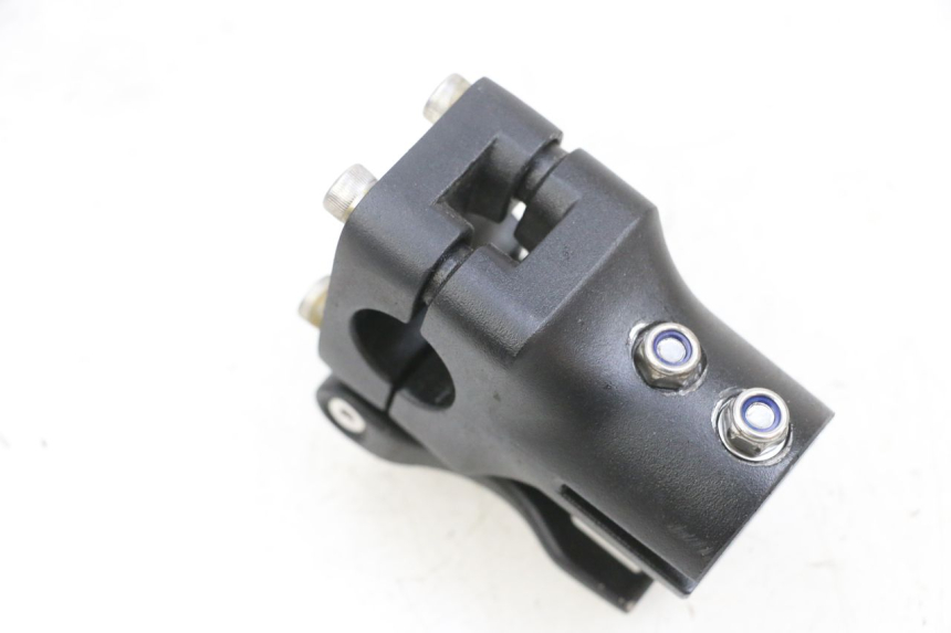 photo de HANDLEBAR RISERS DUALTRON VICTOR LIMITED 1 - Technical close-up