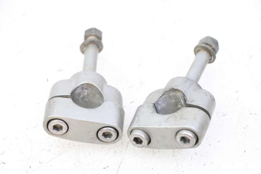 photo de HANDLEBAR RISERS YAMAHA XJN DIVERSION 600 (2000 - 2003) - Alternative perspective