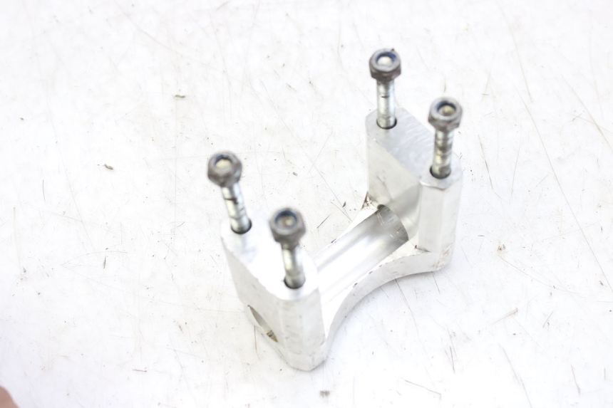 photo de HANDLEBAR RISER ZHEJIANG XMOTOS XB-81 50 - Zoom on usage condition