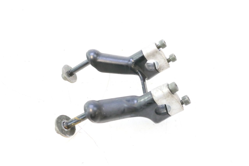 photo de HANDLEBAR RISERS YAMAHA XP T-MAX ABS 500 (2005 - 2005) - Zoom on usage condition