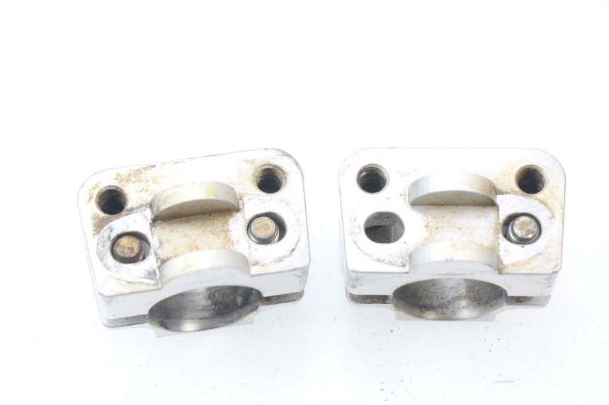 photo de HANDLEBAR RISERS YAMAHA YZ 125 (1998 - 2005) - Zoom on usage condition