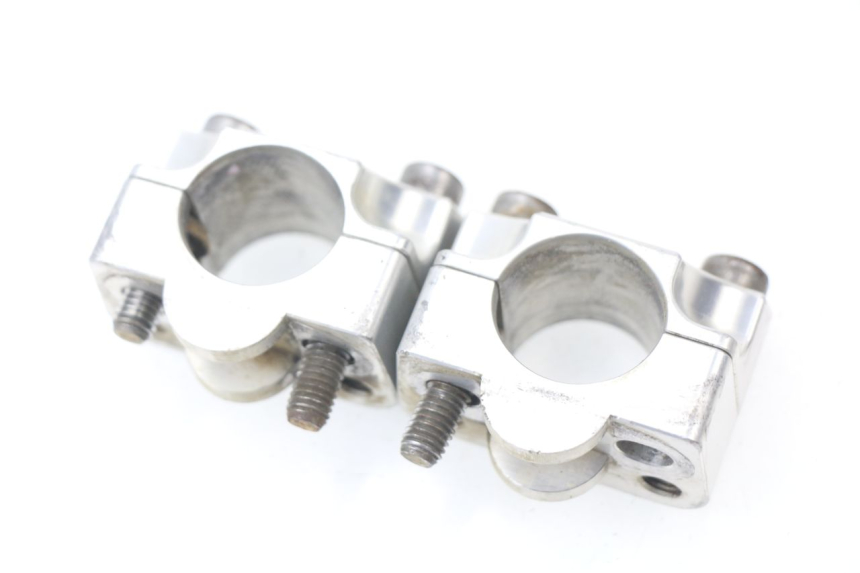 photo de HANDLEBAR RISERS YAMAHA YZ 125 (1998 - 2005) - Alternative perspective