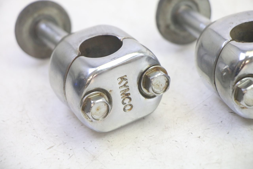 photo de HANDLEBAR RISERS KYMCO ZING 125 (1997 - 2003) - Zoom on usage condition