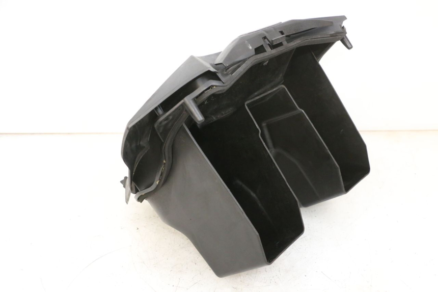 photo de GLOVEBOX DOOR ADIVA AD3 300 (2014 - 2020) - Surface and material condition