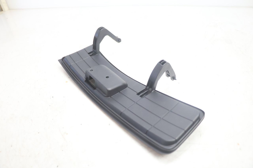 photo de GLOVEBOX DOOR SUZUKI BURGMAN EXECUTIVE ABS 650 (2006 - 2012) - Technical close-up