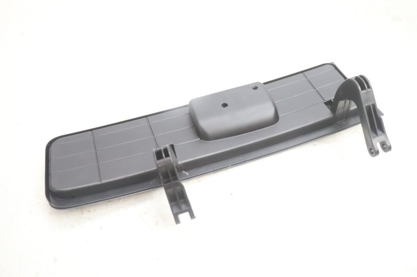 photo de GLOVEBOX DOOR SUZUKI BURGMAN EXECUTIVE ABS 650 (2006 - 2012) - Alternative perspective