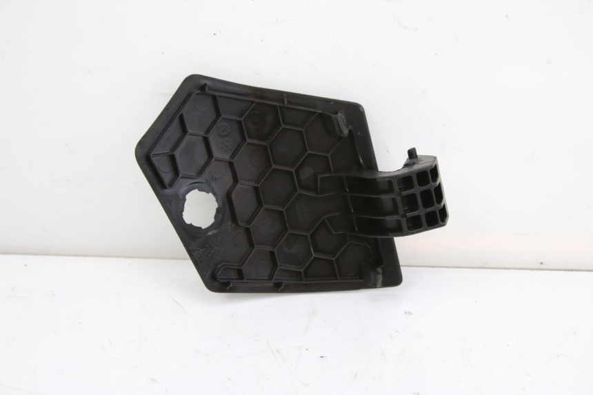 photo de GLOVE BOX DOOR PEUGEOT CITYSTAR 50 (2013 - 2017) - Technical close-up