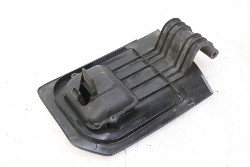 photo de GLOVEBOX DOOR HONDA FES S-WING SWING ABS 125 (2007 - 2015) - Alternative perspective