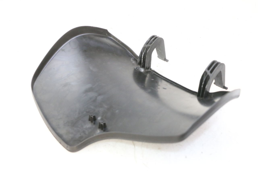 photo de GLOVE BOX DOOR PIAGGIO FLY 2T 50 (2004 - 2017) - Zoom on usage condition