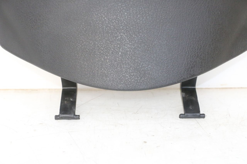 photo de GLOVE BOX DOOR PIAGGIO FLY 2T 50 (2004 - 2017) - Fixing points details