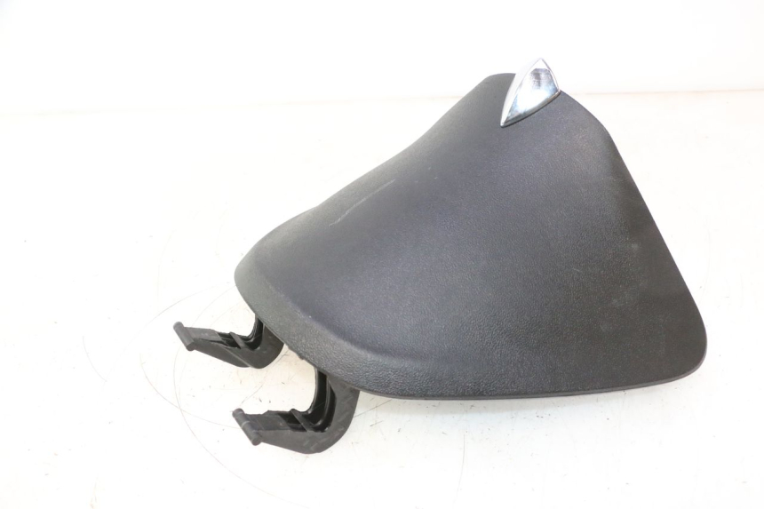 photo de GLOVEBOX DOOR PIAGGIO LIBERTY IGET 4T 50 (2015 - 2020) - Fixing points details