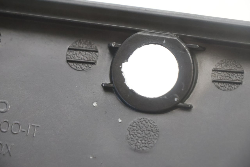 photo de GLOVE BOX DOOR KYMCO LIKE 125 (2009 - 2016) - Product overview
