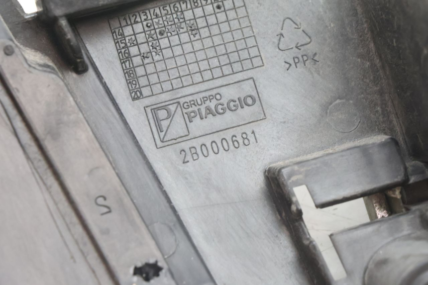 photo de GLOVEBOX DOOR PIAGGIO MP3 500 (2016 - 2018) - Component zoom