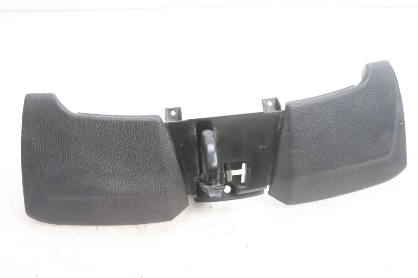 photo de GLOVEBOX DOOR PIAGGIO MP3 500 (2016 - 2018) - Fixing points details
