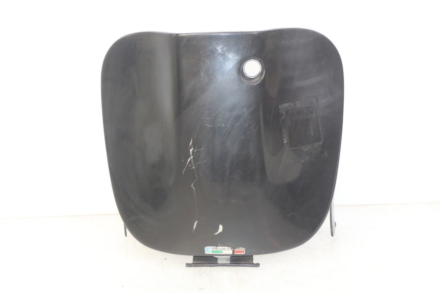 photo de GLOVE BOX DOOR APRILIA SCARABEO 100 (2003 - 2012) - Main view