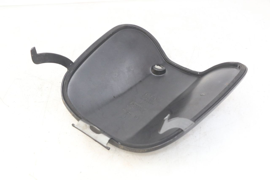 photo de GLOVE BOX DOOR APRILIA SCARABEO 100 (2003 - 2012) - Component detail