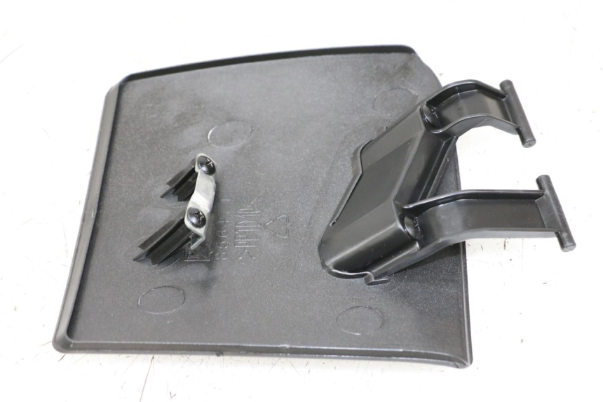 photo de GLOVEBOX DOOR APRILIA SR MOTARD 50 (2012 - 2018) - Component detail