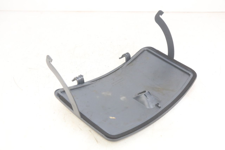 photo de GLOVE BOX DOOR PEUGEOT SV 125 (1991 - 1994) - Component detail