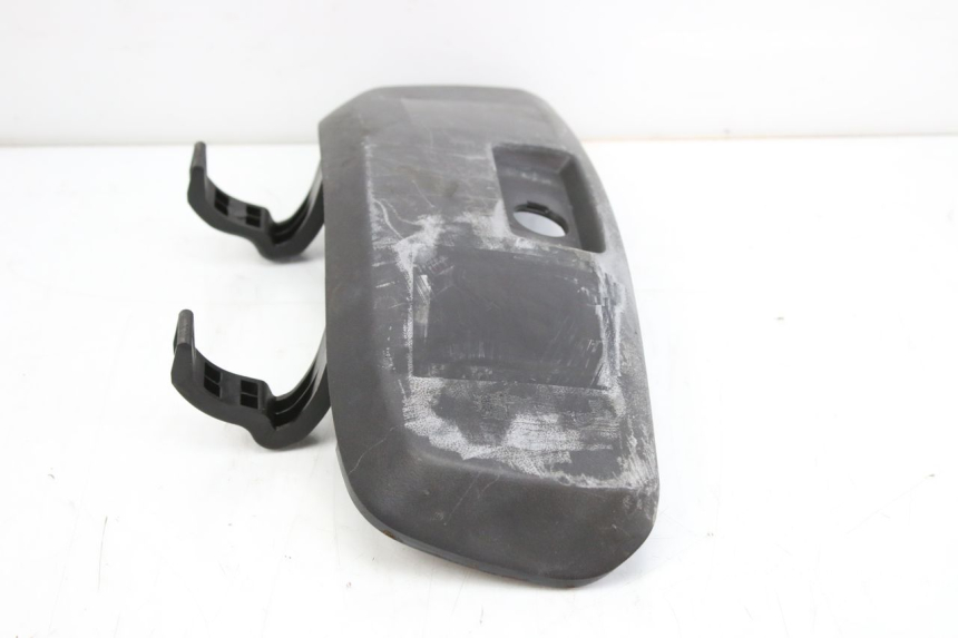 photo de GLOVE BOX DOOR SUZUKI UH BURGMAN 125 (2002 - 2006) - Zoom on usage condition