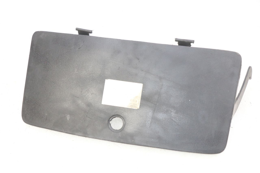 photo de GLOVE BOX DOOR YIYING YY50QT-10 50 (2007 - 2022) - Main view