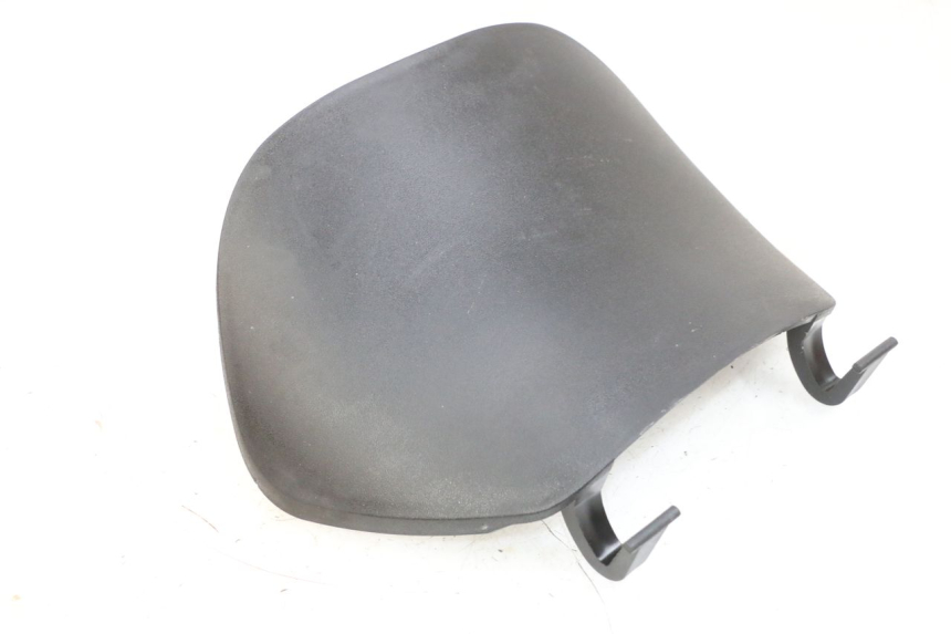 photo de GLOVE BOX DOOR PIAGGIO ZIP 4T 50 (2018 - 2020) - Technical close-up