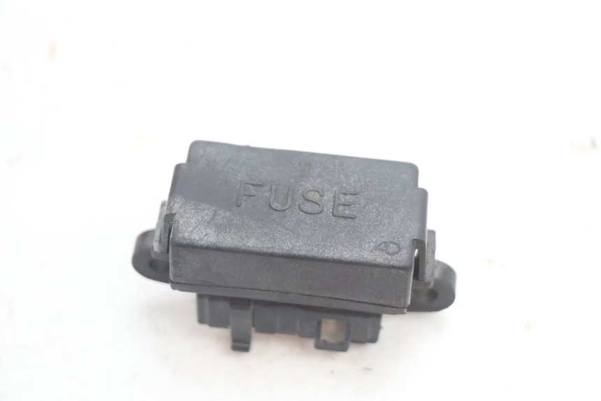 photo de FUSE BOX SUZUKI GSX F GSXF 750 (1988 - 1998) - Alternative perspective