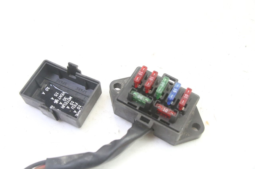 photo de FUSE BOX TRIUMPH SPRINT 900 (1995 - 1998) - Zoom on usage condition