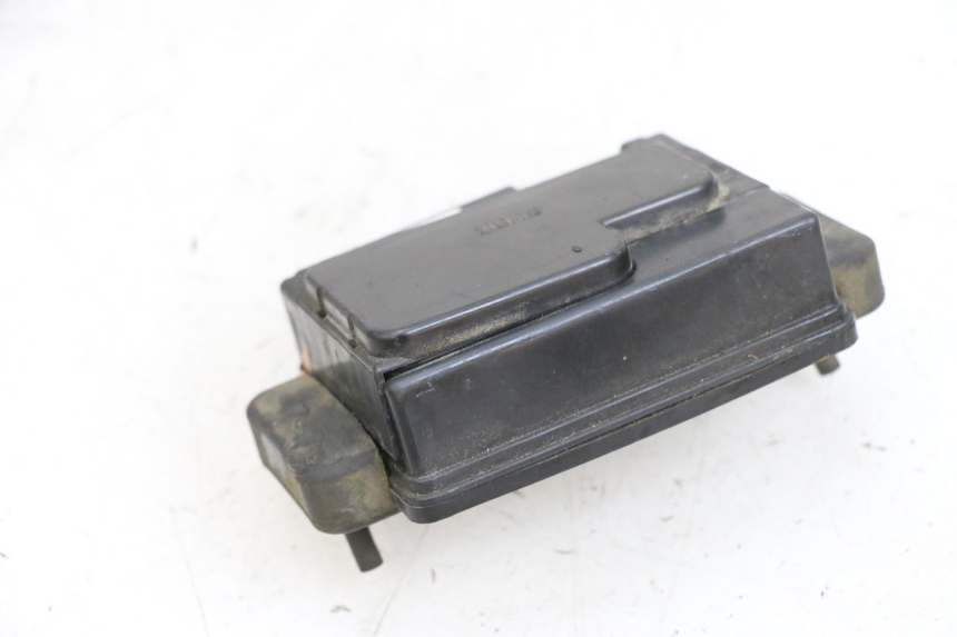 photo de FUSE BOX KAWASAKI ZR 7 750 (1999 - 2004) - Alternative perspective