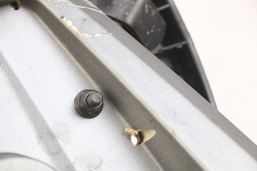 photo de LUGGAGE RACK KYMCO AGILITY 16+ 4T 50 (2018 - 2023) - Alternative perspective