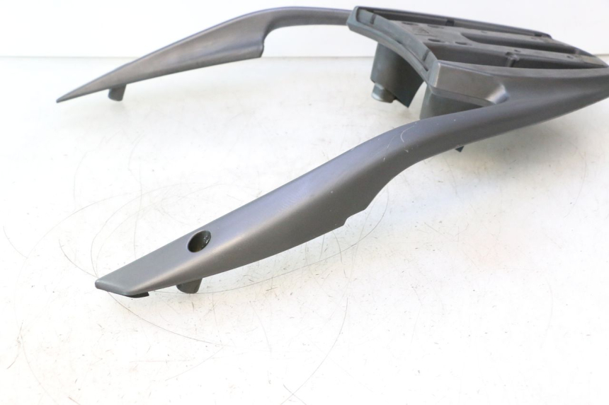 photo de LUGGAGE RACK APRILIA ATLANTIC S 125 (2010 - 2013) - Fixing points details