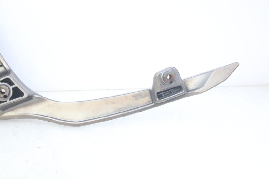 photo de LUGGAGE RACK KYMCO DINK STREET 125 (2009 - 2014) - Fixing points details